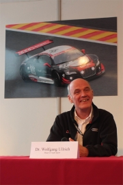 Dr. Wolfgang Ullrich